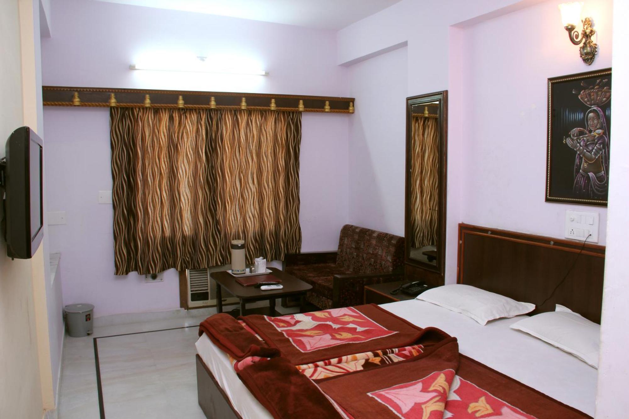 Hotel Udai Palace - Centrally Located Budget Family Stay Udaipur Exterior foto