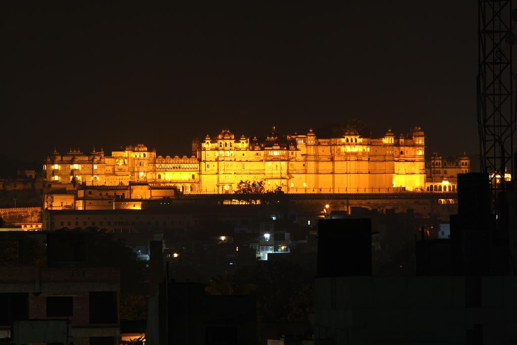 Hotel Udai Palace - Centrally Located Budget Family Stay Udaipur Exterior foto